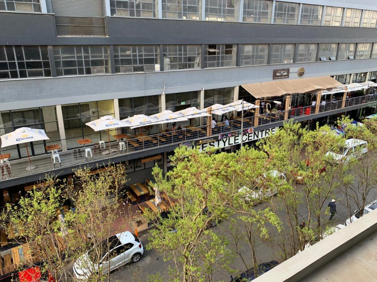 Stunning Maboneng Precinct Studio Apartment At 12 Decades Building Johannesburg Exterior photo